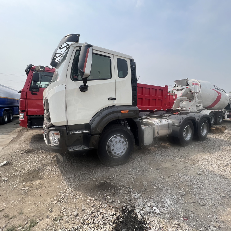 SINOTRUK HOHAN tralier head - Tractor unit: picture 5 SINOTRUK HOHAN tralier head - Tractor unit: picture 5
