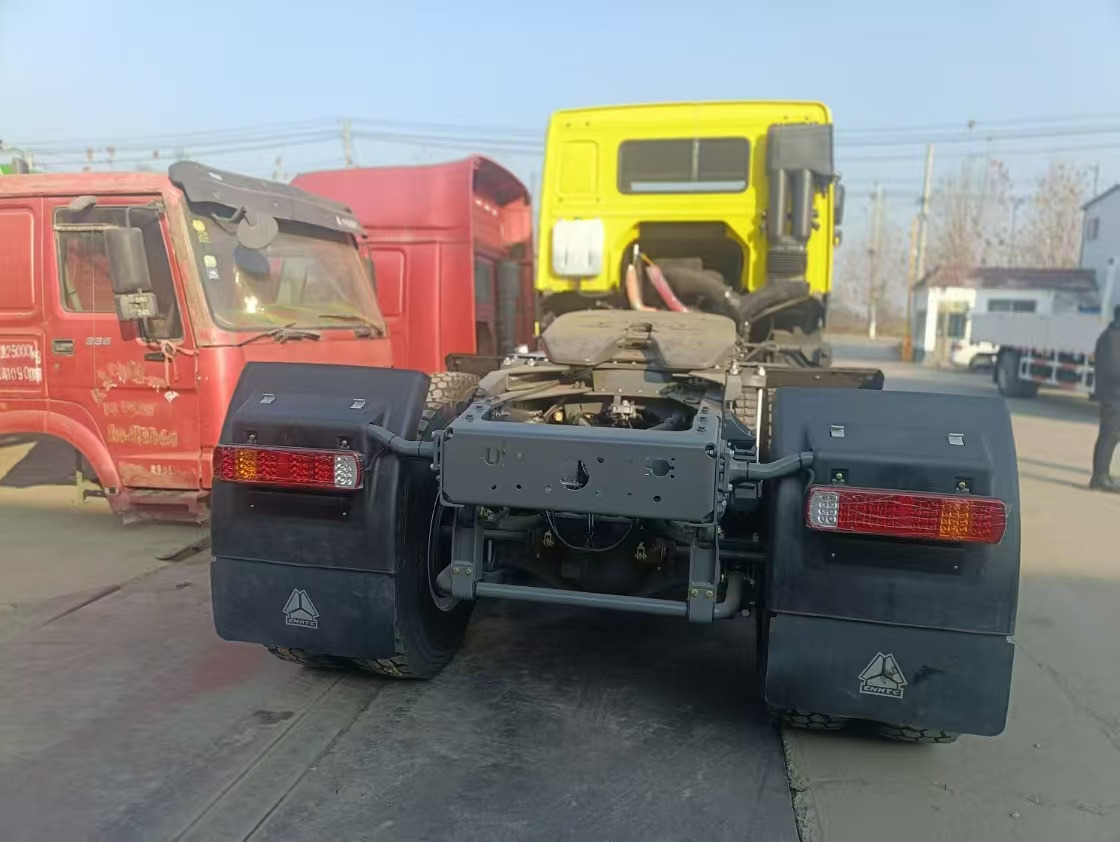 SINOTRUK HOWO 430 - Tractor unit: picture 4 SINOTRUK HOWO 430 - Tractor unit: picture 4