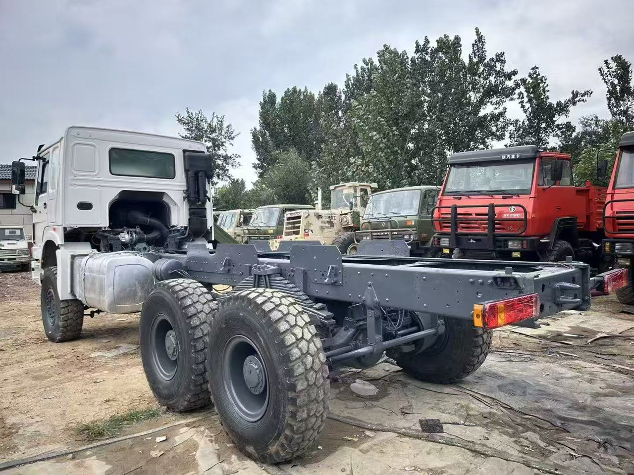 SINOTRUK HOWO - Tractor unit: picture 4 SINOTRUK HOWO - Tractor unit: picture 4