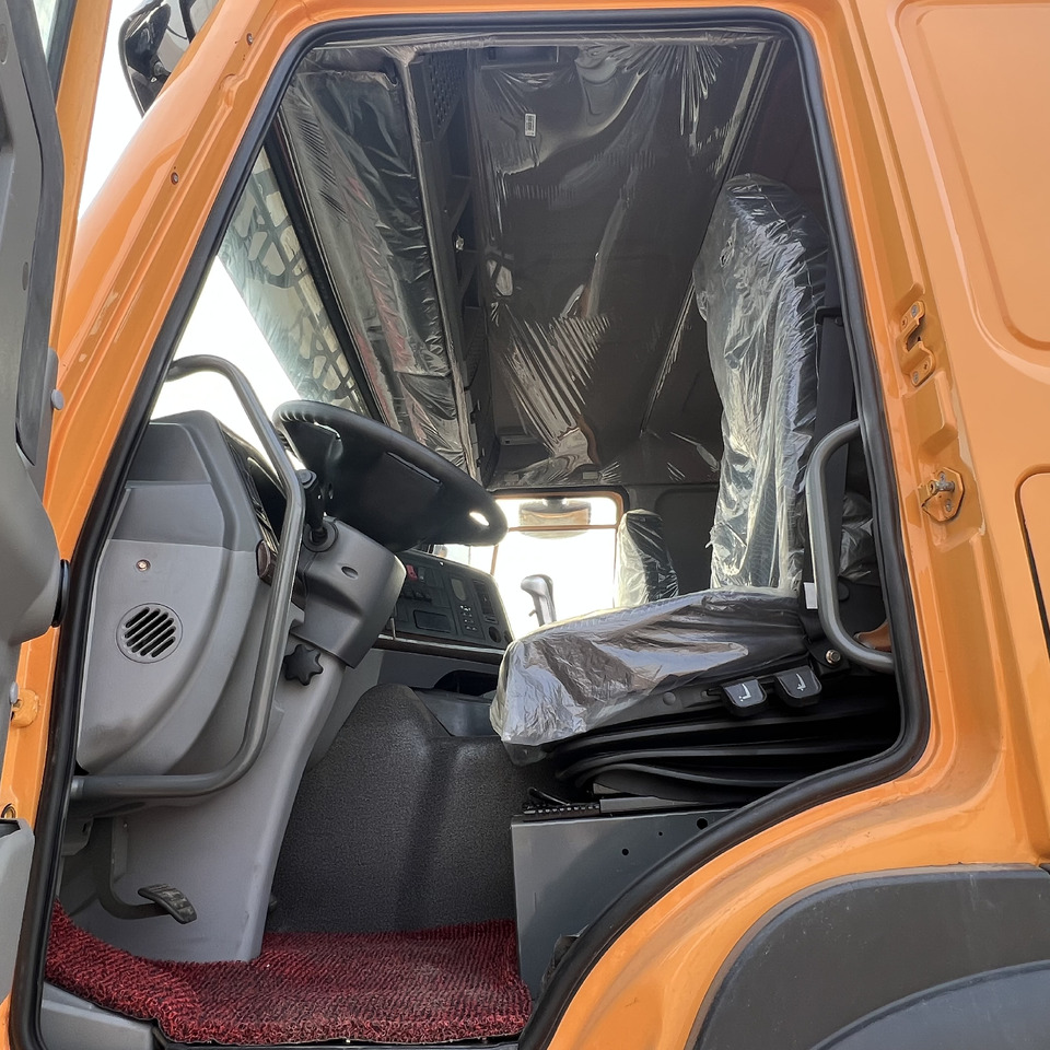 Tractor unit SINOTRUK HOWO: picture 9