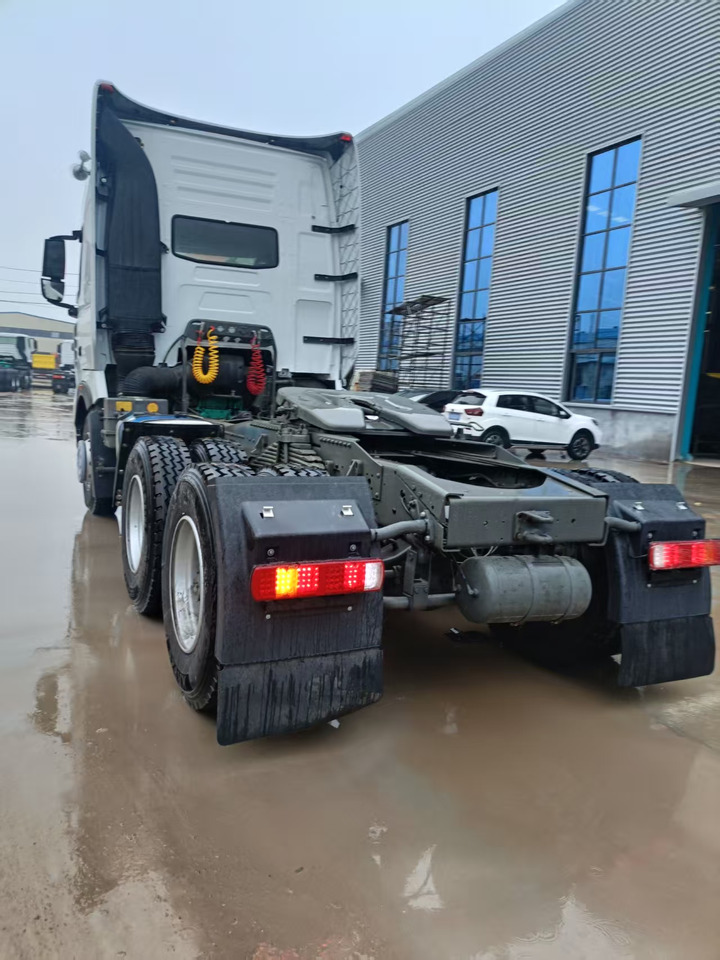SINOTRUK HOWO - Tractor unit: picture 5 SINOTRUK HOWO - Tractor unit: picture 5