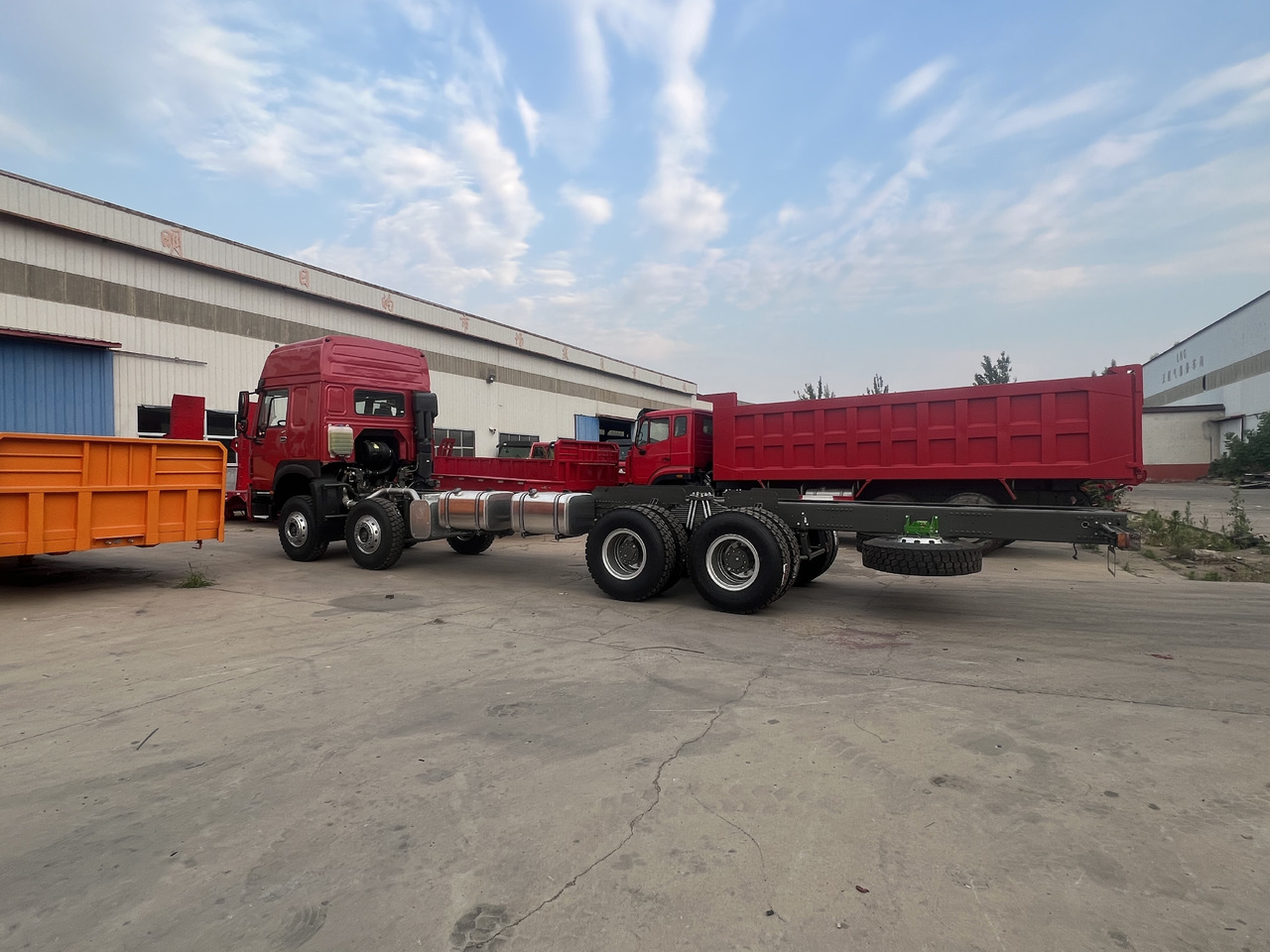 SINOTRUK HOWO - Tractor unit: picture 2 SINOTRUK HOWO - Tractor unit: picture 2