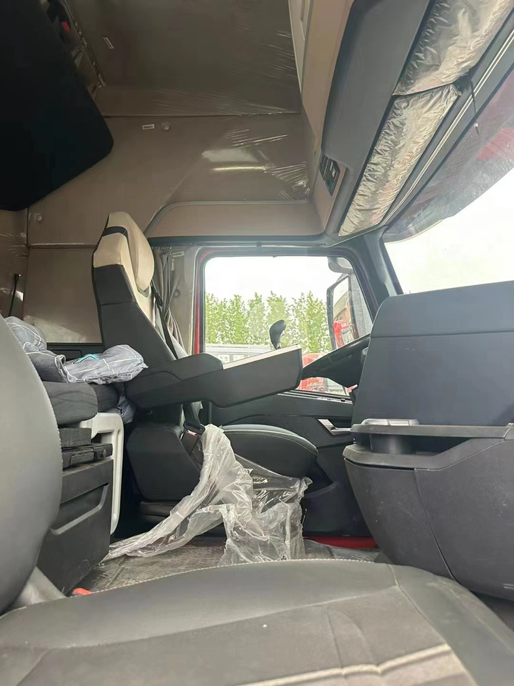 SINOTRUK HOWO - Tractor unit: picture 4 SINOTRUK HOWO - Tractor unit: picture 4