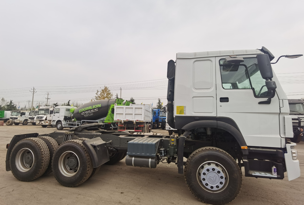 SINOTRUK HOWO trailer head - Tractor unit: picture 3 SINOTRUK HOWO trailer head - Tractor unit: picture 3