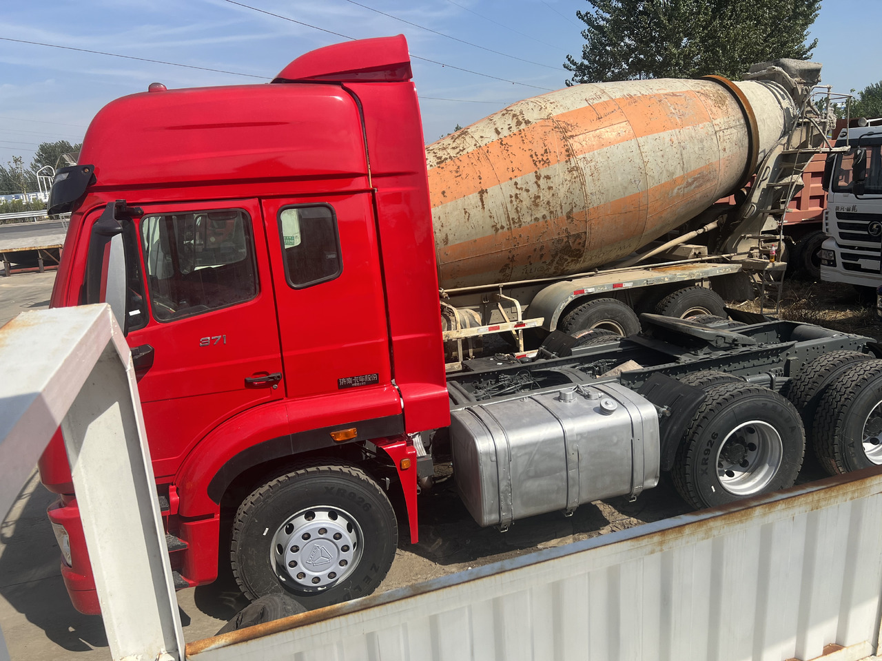 SINOTRUK HOWO trailer head - Tractor unit: picture 5 SINOTRUK HOWO trailer head - Tractor unit: picture 5