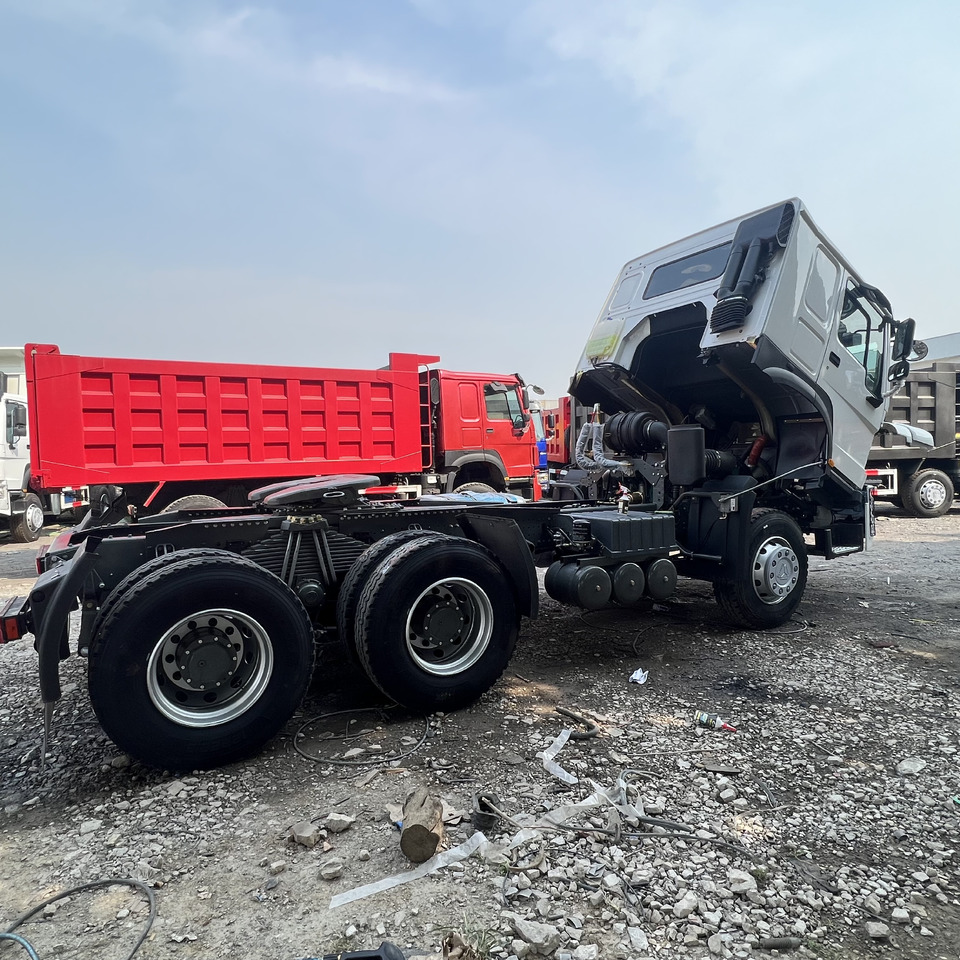 SINOTRUK HOWO tralier head - Tractor unit: picture 1 SINOTRUK HOWO tralier head - Tractor unit: picture 1