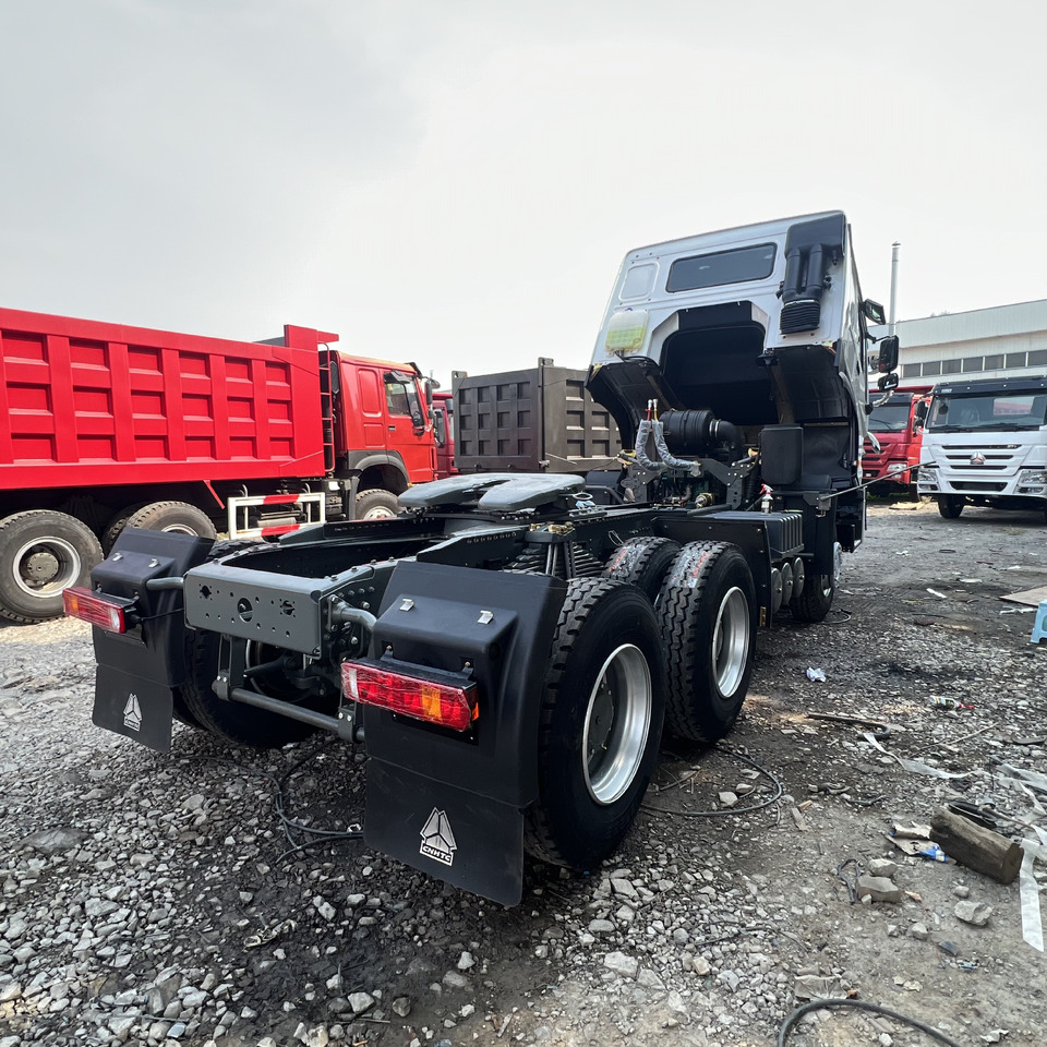 SINOTRUK HOWO tralier head - Tractor unit: picture 5 SINOTRUK HOWO tralier head - Tractor unit: picture 5