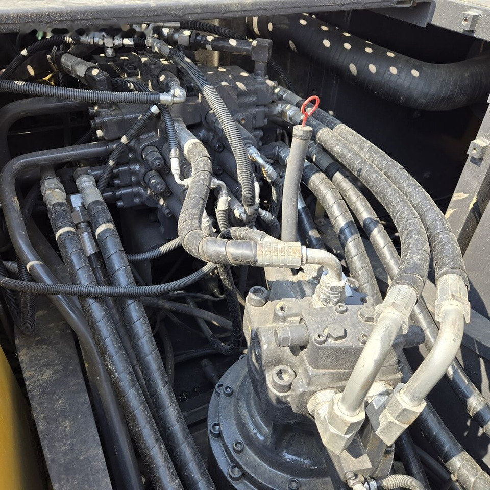 Crawler excavator Volvo EC210: picture 8