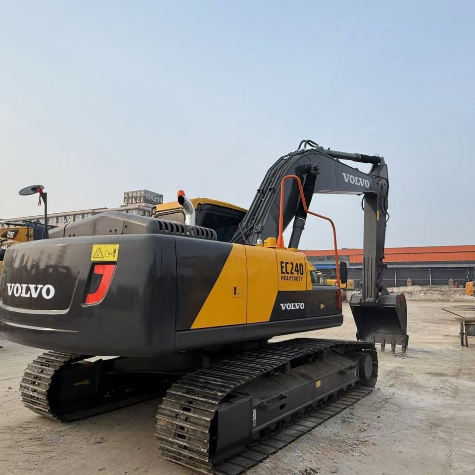 Volvo EC240 - Crawler excavator: picture 4 Volvo EC240 - Crawler excavator: picture 4