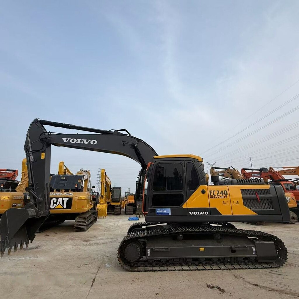 Volvo EC240 - Crawler excavator: picture 3 Volvo EC240 - Crawler excavator: picture 3