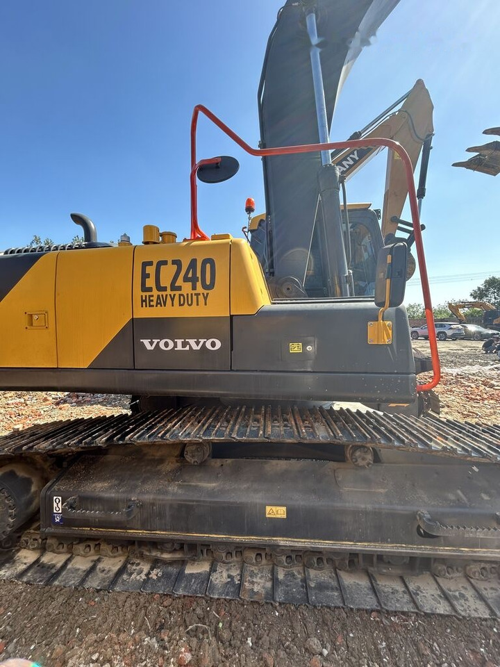 Crawler excavator Volvo EC240: picture 7