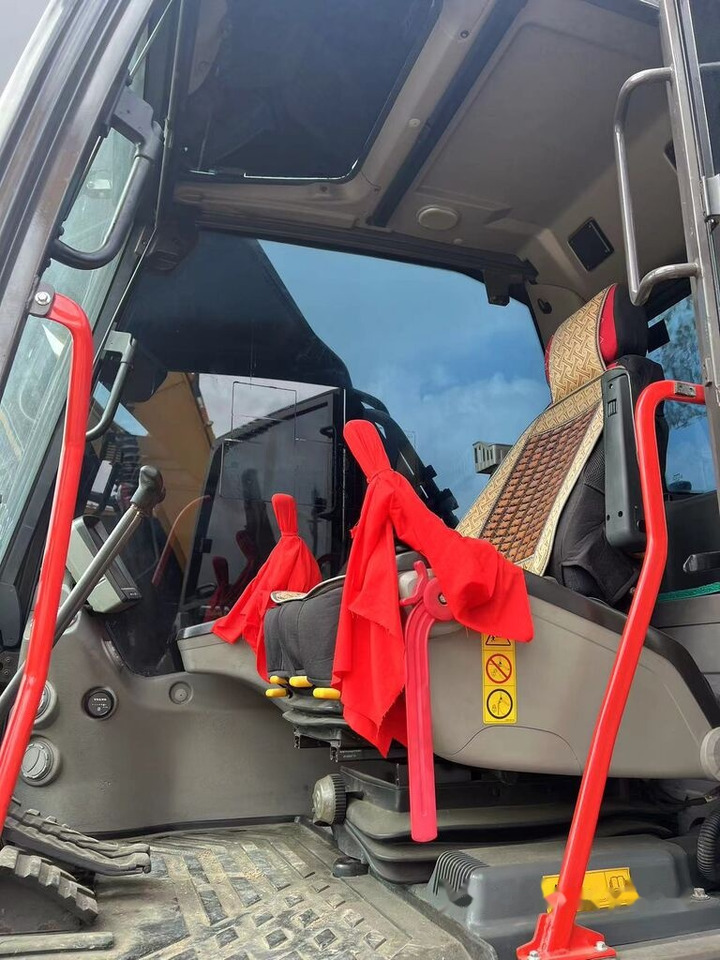 Volvo EC300D - Crawler excavator: picture 2 Volvo EC300D - Crawler excavator: picture 2