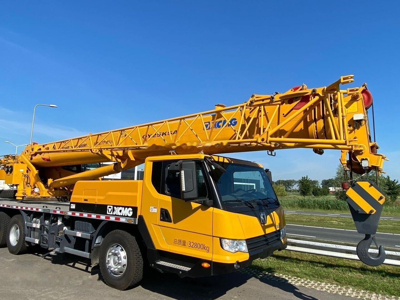 XCMG QY25K - Mobile crane: picture 3 XCMG QY25K - Mobile crane: picture 3