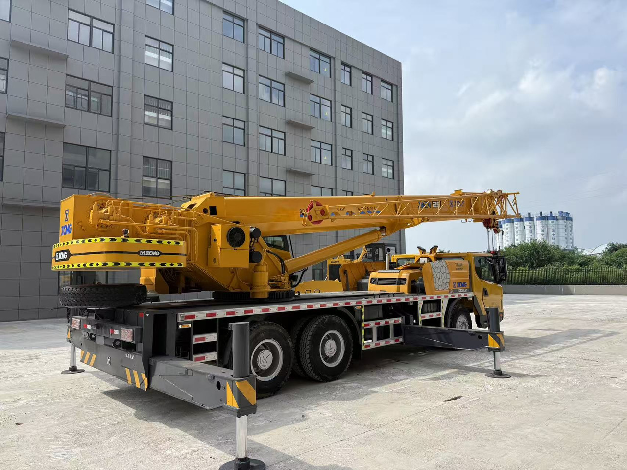 XCMG XCT25L5 - Crane truck: picture 4 XCMG XCT25L5 - Crane truck: picture 4