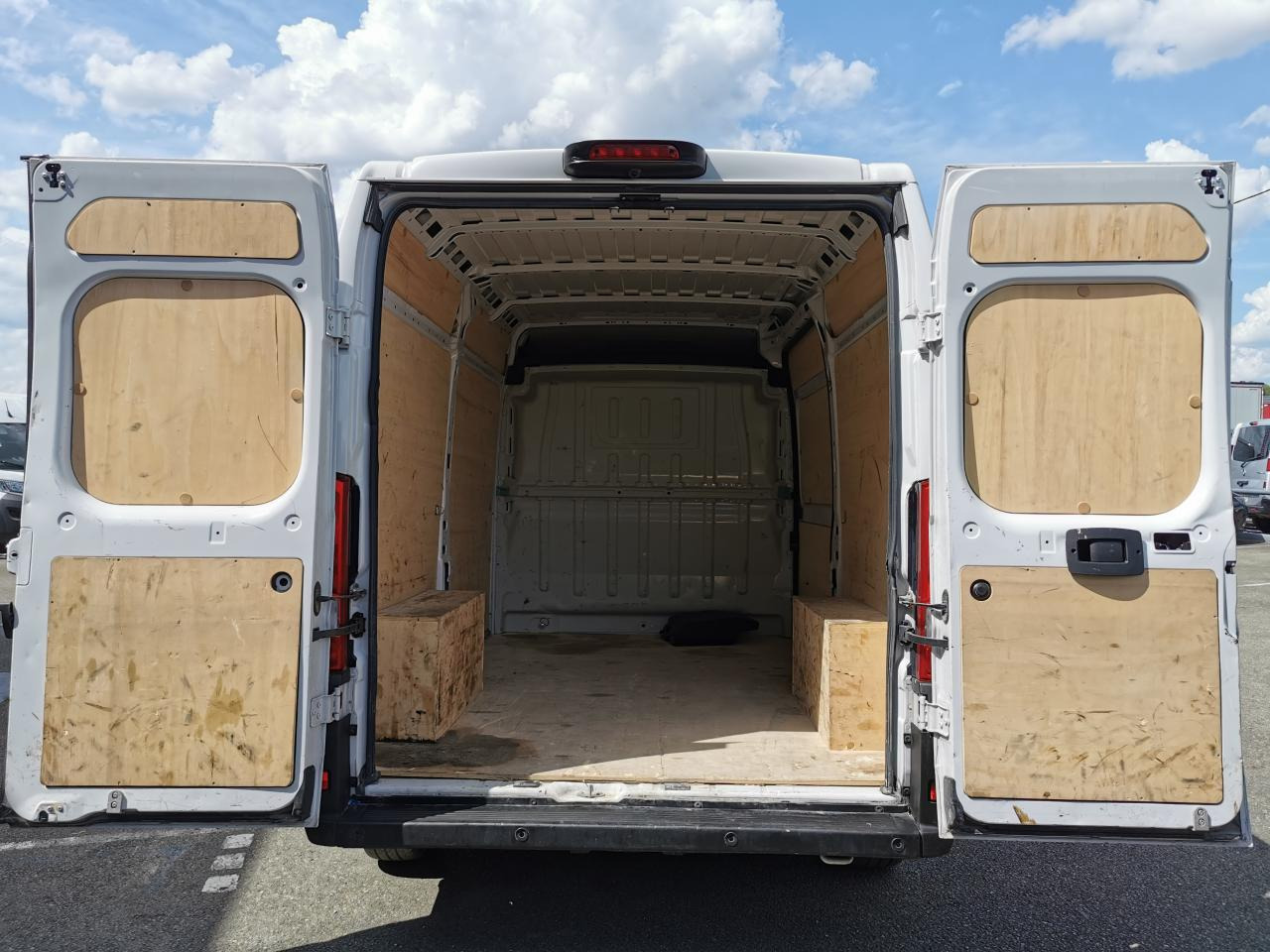 CITROEN Jumper 3.5t L2H2 2.2 HDi S&S - 140  III FOURGON TOLE Fourgon Tolé 35 L2H2 PHASE 3 - Panel van: picture 3 CITROEN Jumper 3.5t L2H2 2.2 HDi S&S - 140  III FOURGON TOLE Fourgon Tolé 35 L2H2 PHASE 3 - Panel van: picture 3