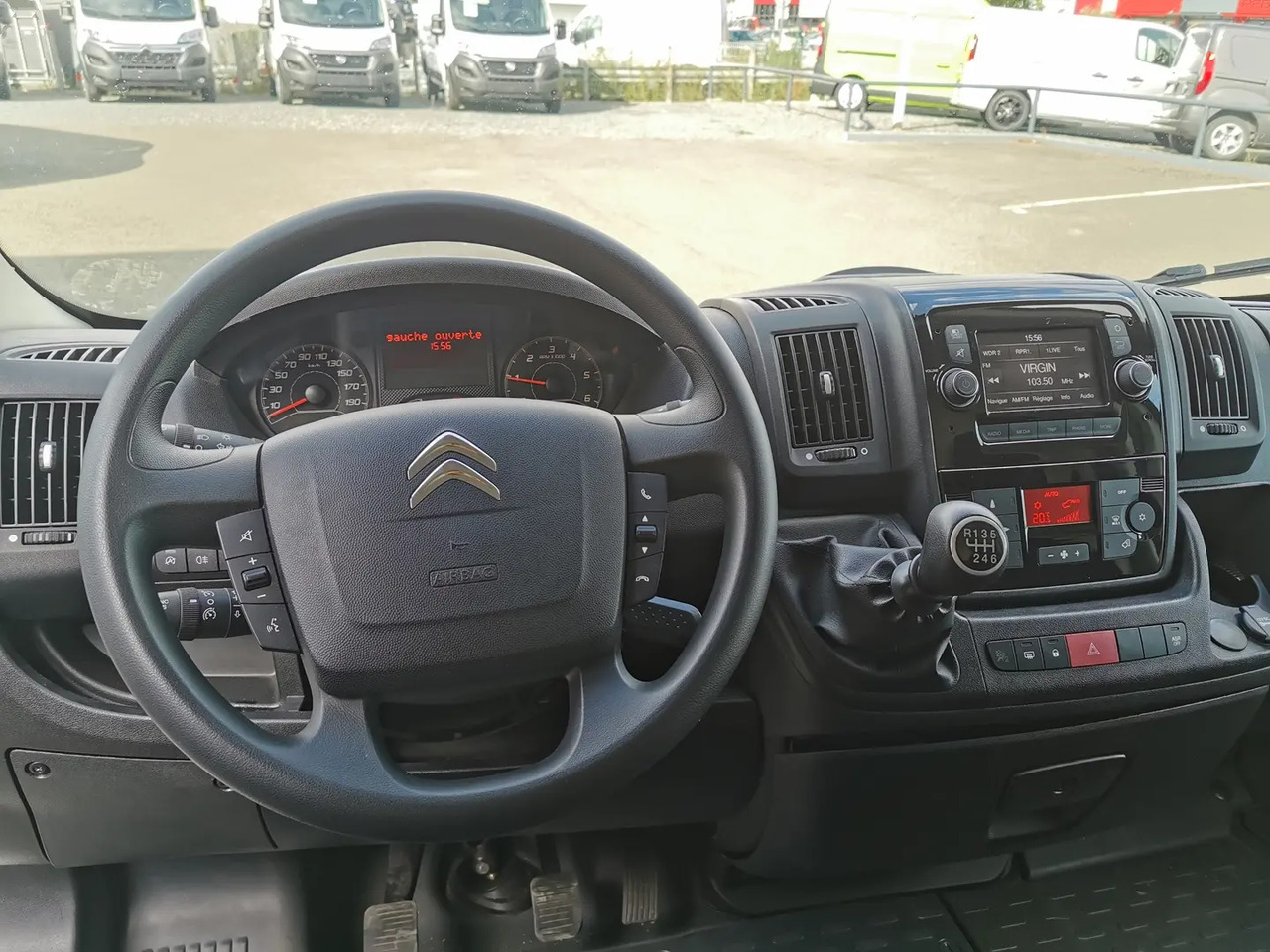 Citroen Jumper 35 L3H2 2.2 BLUEHDI 140 S&S CLUB - Panel van: picture 4 Citroen Jumper 35 L3H2 2.2 BLUEHDI 140 S&S CLUB - Panel van: picture 4