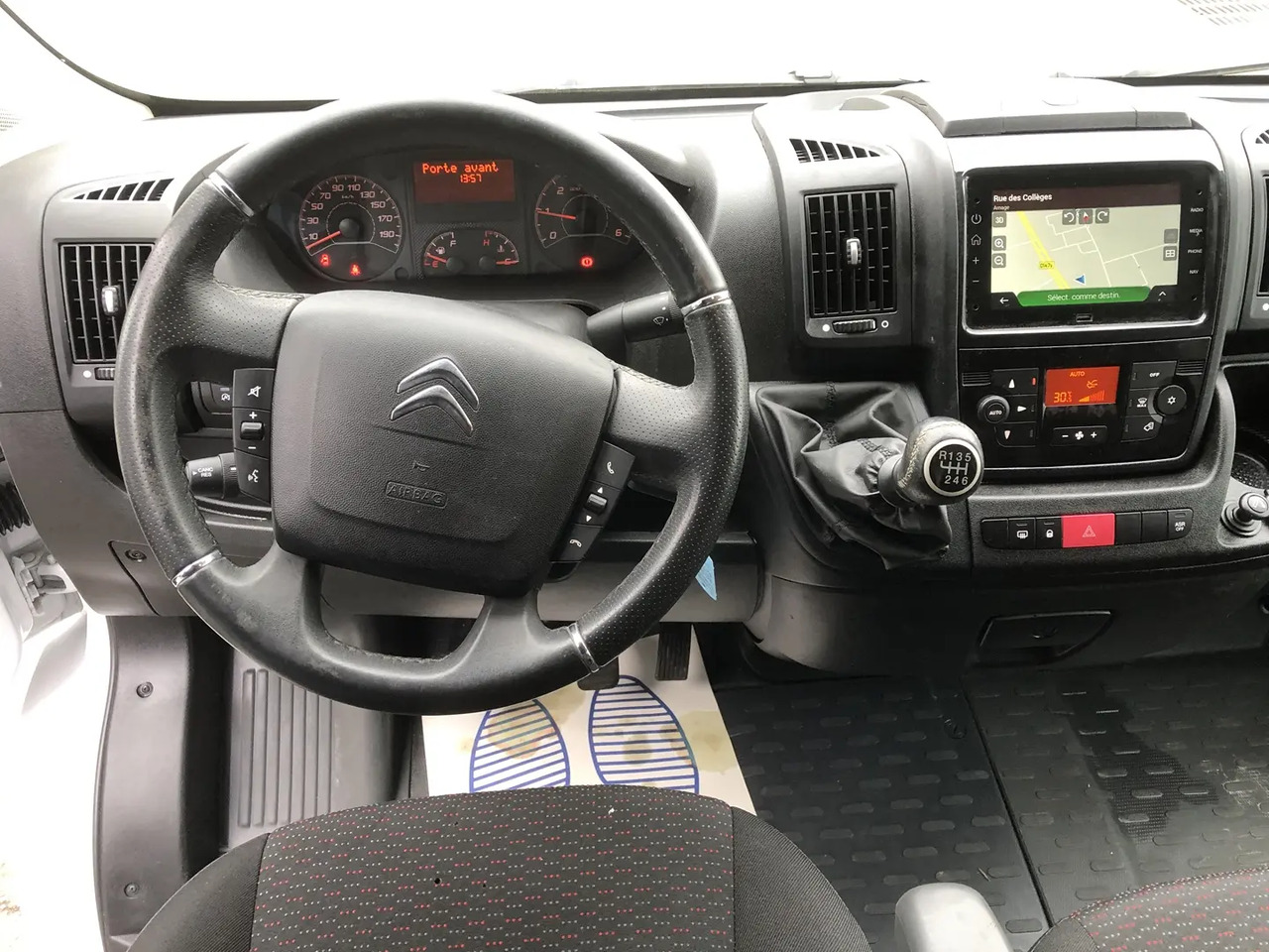 Citroen Jumper L2H2 3.3 140CH BLUEHDI S&S - Panel van: picture 3 Citroen Jumper L2H2 3.3 140CH BLUEHDI S&S - Panel van: picture 3