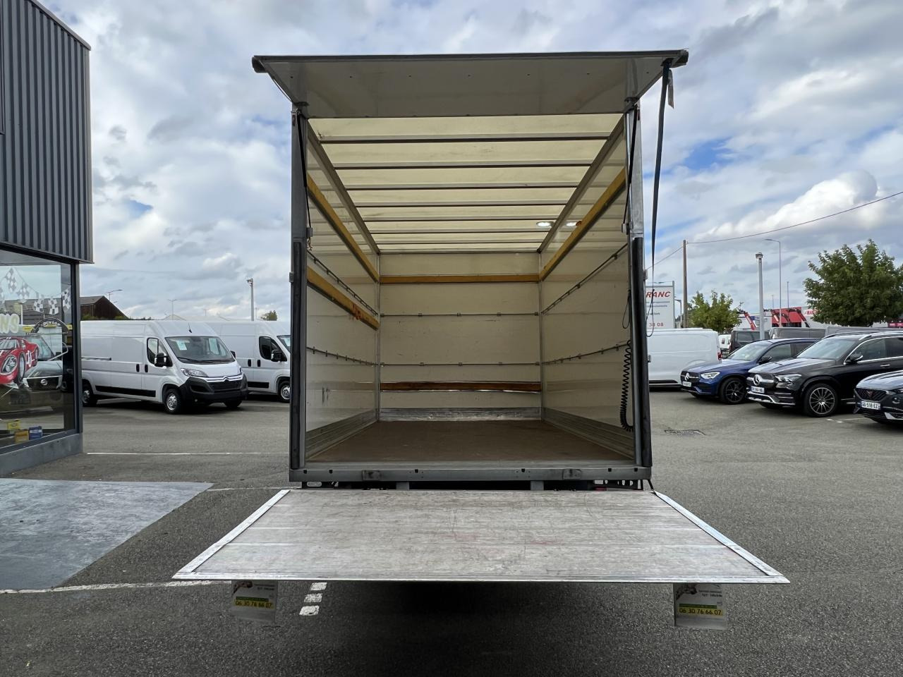 IVECO Daily 35C16 CAISSE HAYON 20M3 RJ 3.0L 160CH - Box van: picture 3 IVECO Daily 35C16 CAISSE HAYON 20M3 RJ 3.0L 160CH - Box van: picture 3