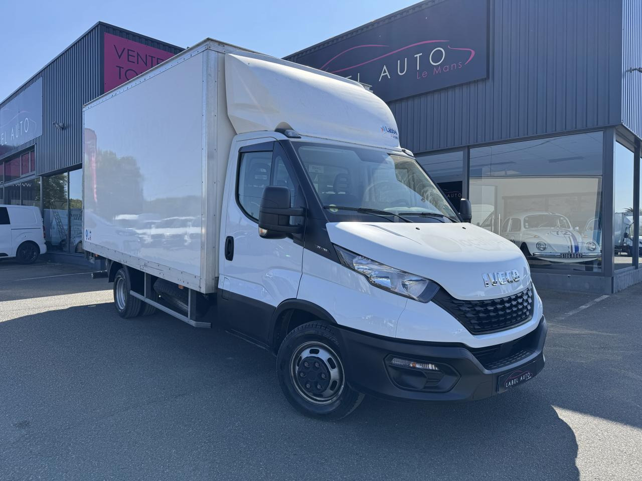 IVECO Daily 35C16 CAISSE HAYON 20M3 RJ 3.0L 160CH - Box van: picture 2 IVECO Daily 35C16 CAISSE HAYON 20M3 RJ 3.0L 160CH - Box van: picture 2