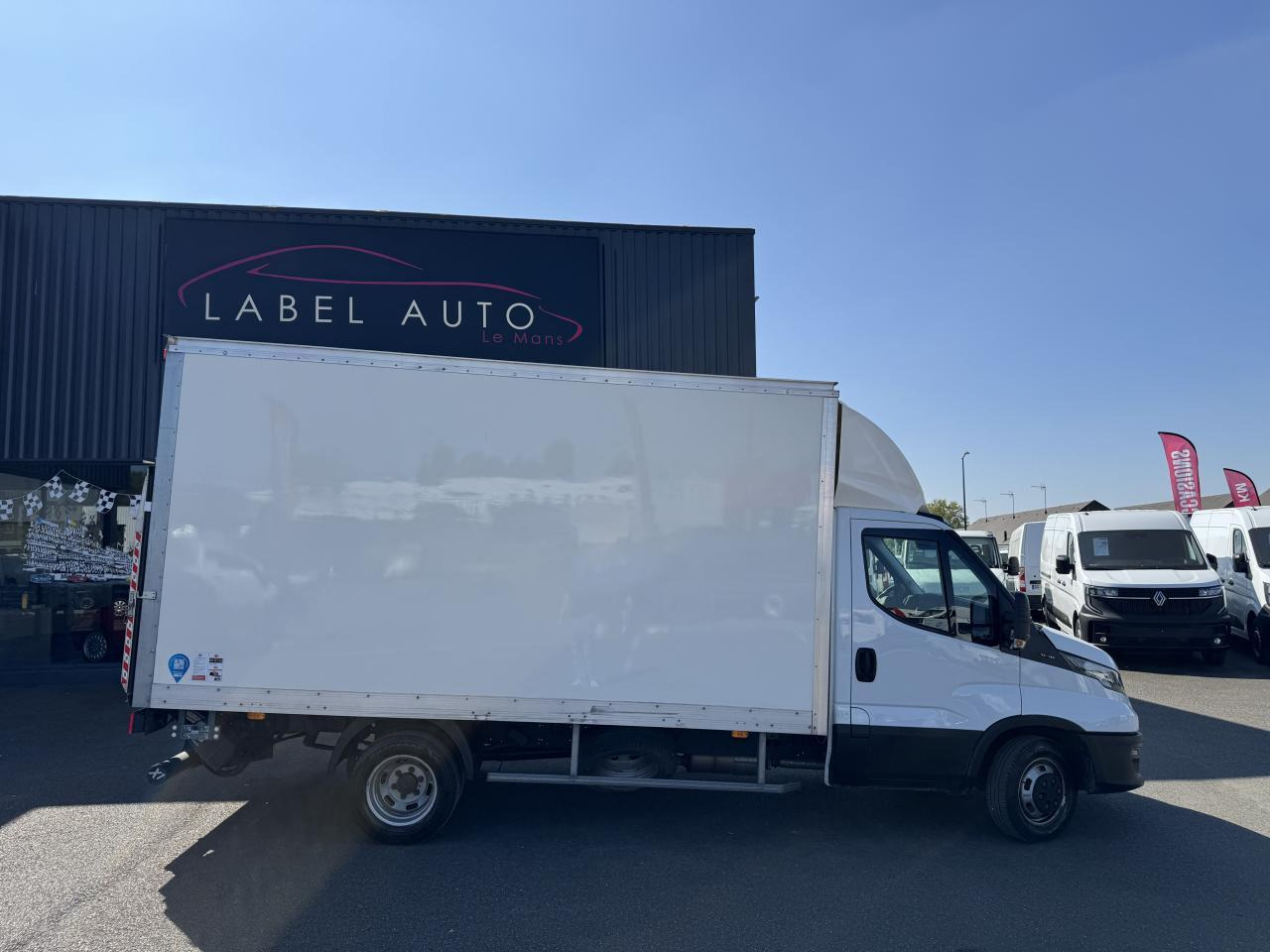 Iveco Daily 35 C 16 CAISSE HAYON 20M3 - Box van: picture 1 Iveco Daily 35 C 16 CAISSE HAYON 20M3 - Box van: picture 1