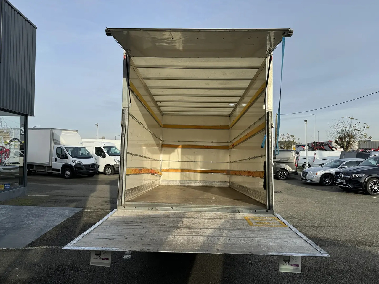 Iveco Daily 35C16 EMPATTEMENT 4100 - Box van: picture 3 Iveco Daily 35C16 EMPATTEMENT 4100 - Box van: picture 3