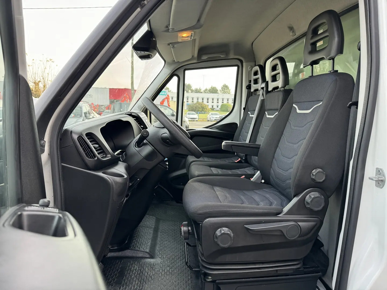 Iveco Daily 35C16 EMPATTEMENT 4100 - Box van: picture 5 Iveco Daily 35C16 EMPATTEMENT 4100 - Box van: picture 5