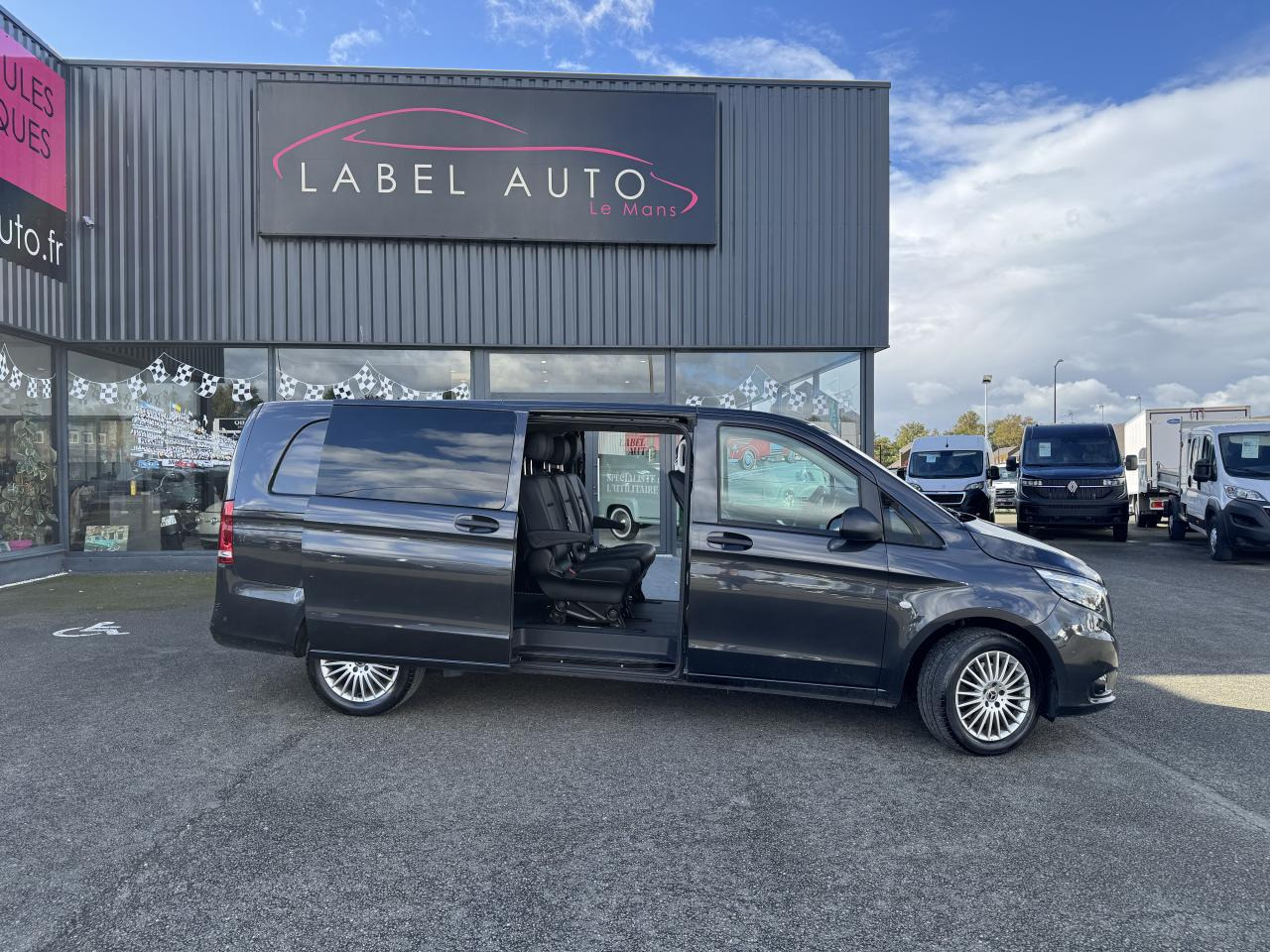 MERCEDES Vito TOURER Extra Long 3.05t 119 CDI BlueEfficiency - BVA 9G-Tronic Propulsion  MIXTO - BM 447 first - Panel van: picture 1 MERCEDES Vito TOURER Extra Long 3.05t 119 CDI BlueEfficiency - BVA 9G-Tronic Propulsion  MIXTO - BM 447 first - Panel van: picture 1
