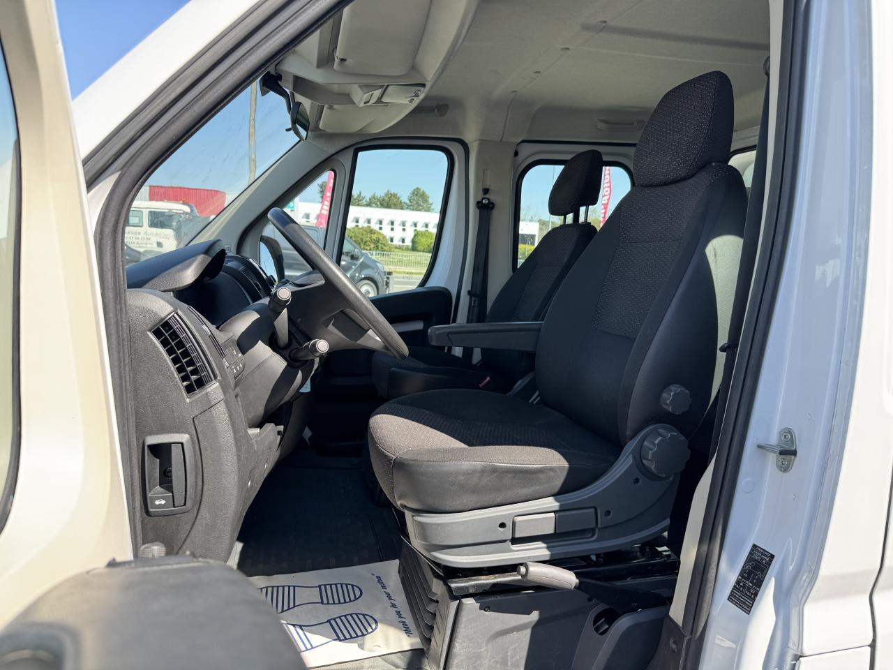 OPEL MOVANO 3T5 BENNE + COFFRE DOUBLE CABINE 6PLACES 2.2 HDI 165CH - Tipper van: picture 4 OPEL MOVANO 3T5 BENNE + COFFRE DOUBLE CABINE 6PLACES 2.2 HDI 165CH - Tipper van: picture 4