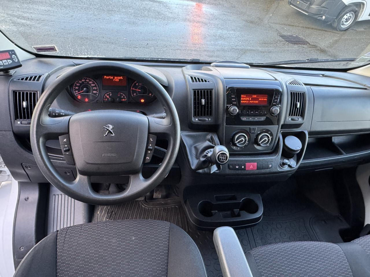 PEUGEOT Boxer Asphalt 330 L2H2 2.2 BlueHDi S&S - 140 ch Fourgon Tolé Frigorifique - Panel van: picture 5 PEUGEOT Boxer Asphalt 330 L2H2 2.2 BlueHDi S&S - 140 ch Fourgon Tolé Frigorifique - Panel van: picture 5