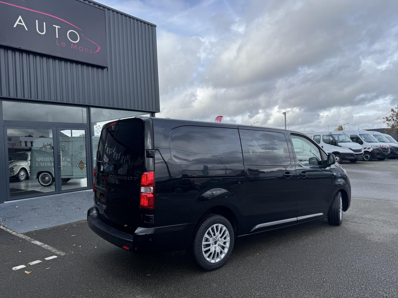 PEUGEOT Expert XL 2.0 BlueHDi - 180 S&S - BV EAT8 III CABINE APPROFONDIE Fourgon Cabine approfondie Fix - Panel van: picture 5 PEUGEOT Expert XL 2.0 BlueHDi - 180 S&S - BV EAT8 III CABINE APPROFONDIE Fourgon Cabine approfondie Fix - Panel van: picture 5