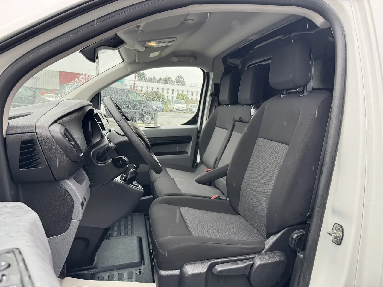 Peugeot Expert LONG 2.0 BLUEHDI 145CH S&S PREMIUM - Panel van: picture 5 Peugeot Expert LONG 2.0 BLUEHDI 145CH S&S PREMIUM - Panel van: picture 5
