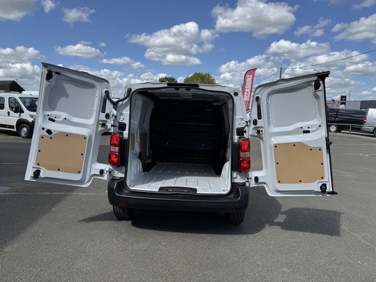 Peugeot Expert XL 2.0 BLUEHDI 145CH PACK PREMIUM CONNECT - Panel van: picture 3 Peugeot Expert XL 2.0 BLUEHDI 145CH PACK PREMIUM CONNECT - Panel van: picture 3