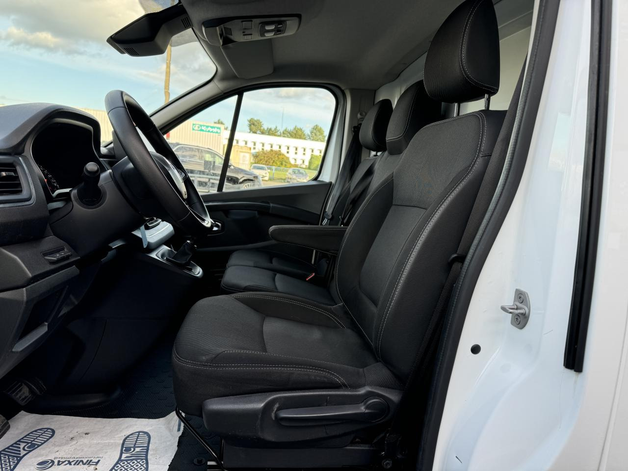 RENAULT Trafic L2H1 3000 Kg 2.0 Blue dCi - 130 III FOURGON Fourgon Grand Confort L2H1 PHASE 3 - Panel van: picture 5 RENAULT Trafic L2H1 3000 Kg 2.0 Blue dCi - 130 III FOURGON Fourgon Grand Confort L2H1 PHASE 3 - Panel van: picture 5