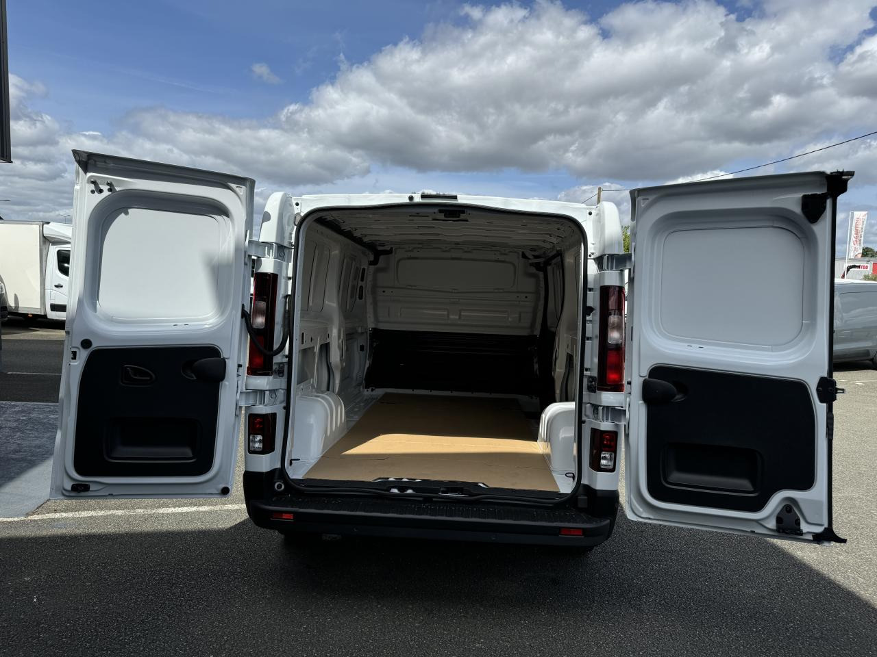 RENAULT Trafic L2H1 3000 Kg 2.0 Blue dCi - 150 2024 III FOURGON Fourgon Advance L2H1 PHASE 3 - Panel van: picture 2 RENAULT Trafic L2H1 3000 Kg 2.0 Blue dCi - 150 2024 III FOURGON Fourgon Advance L2H1 PHASE 3 - Panel van: picture 2