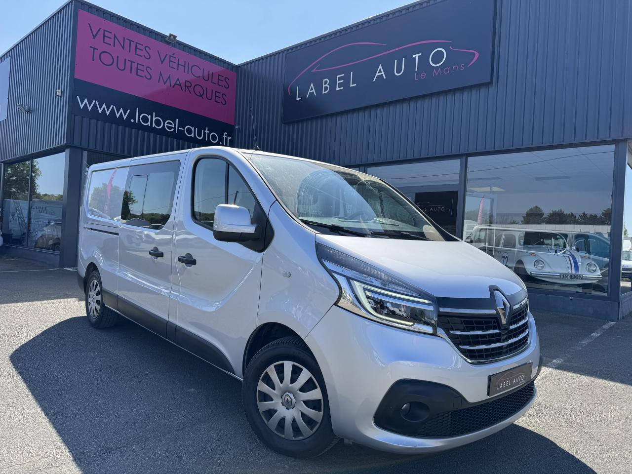 RENAULT trafic L2H1 2.0 DCI 145CH CABINE APPROFONDIE 6 PLACES CONFORT EDC - Panel van: picture 2 RENAULT trafic L2H1 2.0 DCI 145CH CABINE APPROFONDIE 6 PLACES CONFORT EDC - Panel van: picture 2