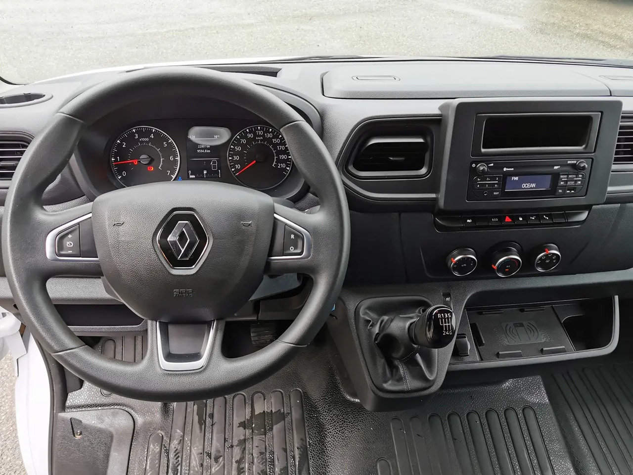 Renault Master F3300 L2H2 2.3 BLUE DCI 135CH CONFORT EURO6 - Panel van: picture 3 Renault Master F3300 L2H2 2.3 BLUE DCI 135CH CONFORT EURO6 - Panel van: picture 3