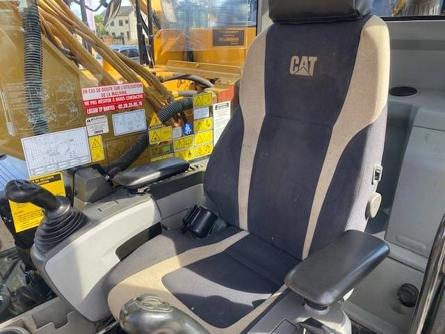 Crawler excavator CAT 320 EL: picture 16