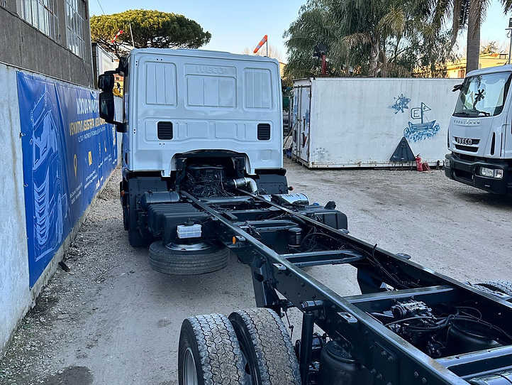 Eurocargo 100e22 - Cab chassis truck: picture 5 Eurocargo 100e22 - Cab chassis truck: picture 5