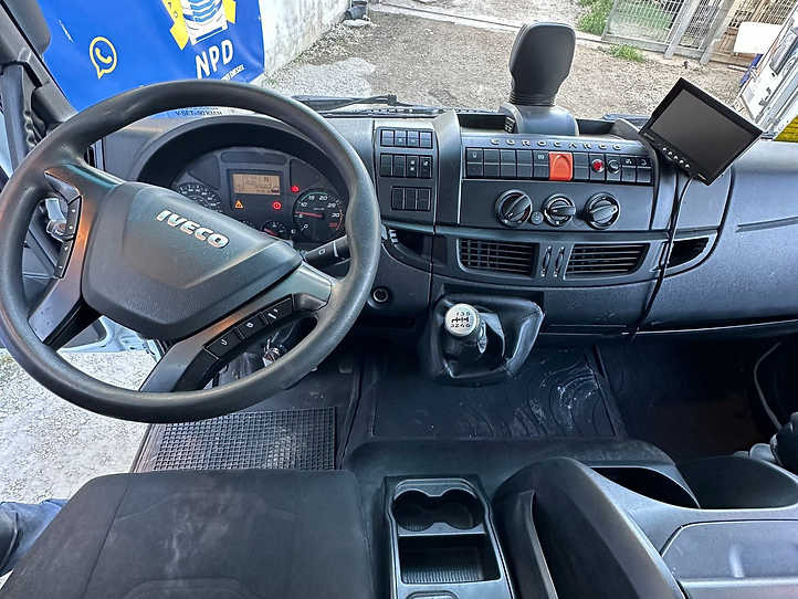 IVECO EUROCARGO 120E25 - Cab chassis truck: picture 5 IVECO EUROCARGO 120E25 - Cab chassis truck: picture 5