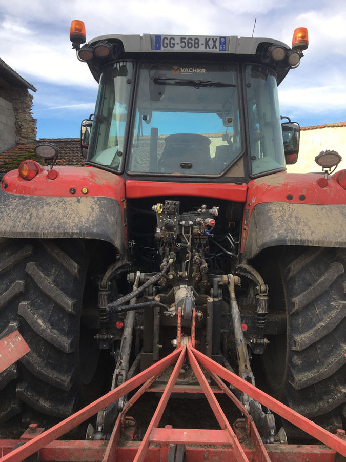 Massey Ferguson 6714S D6 EFFICIENT - Farm tractor: picture 4 Massey Ferguson 6714S D6 EFFICIENT - Farm tractor: picture 4