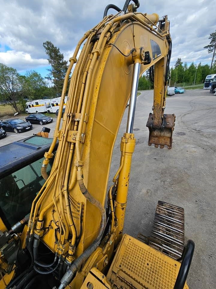 Crawler excavator CAT 330 CL: picture 29