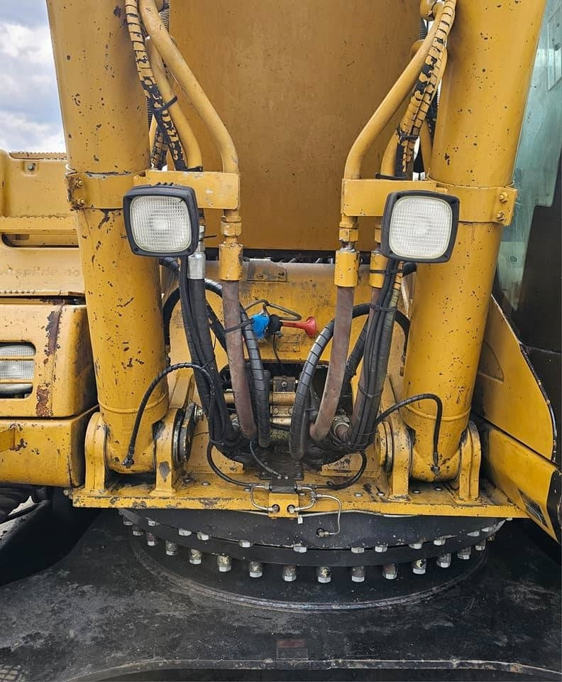 Crawler excavator CAT 330 CL: picture 32