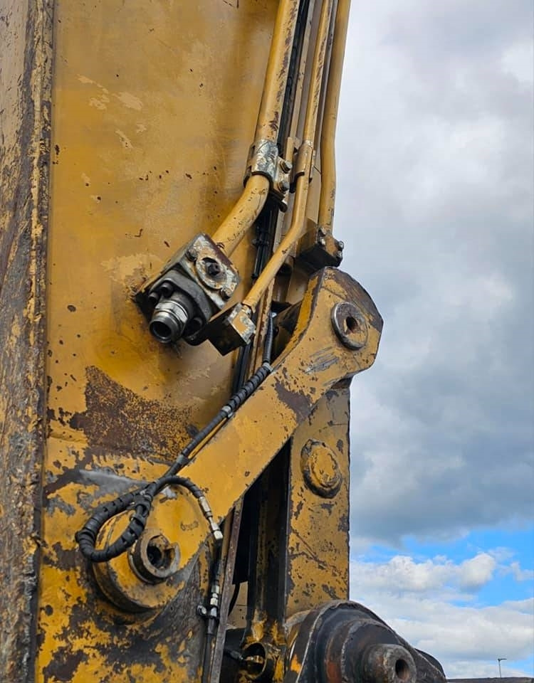 Crawler excavator CAT 330 CL: picture 33