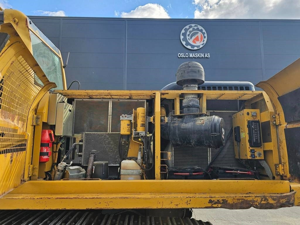Crawler excavator CAT 330 CL: picture 25