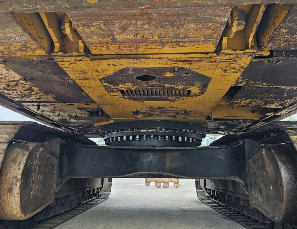Crawler excavator CAT 330 CL: picture 22