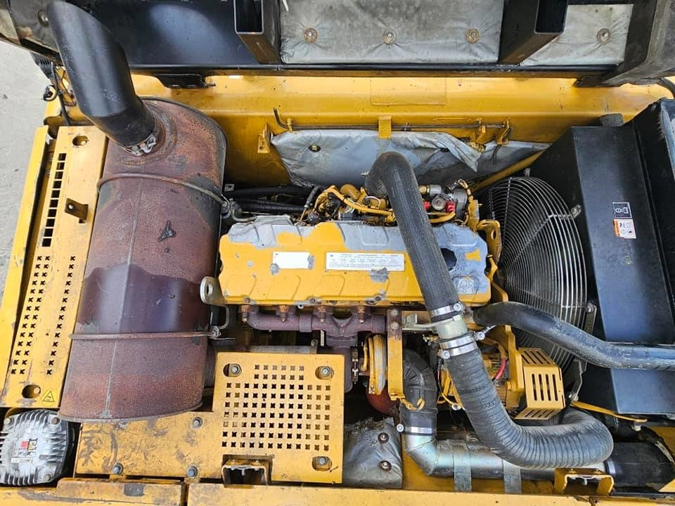Crawler excavator CAT 330 CL: picture 27
