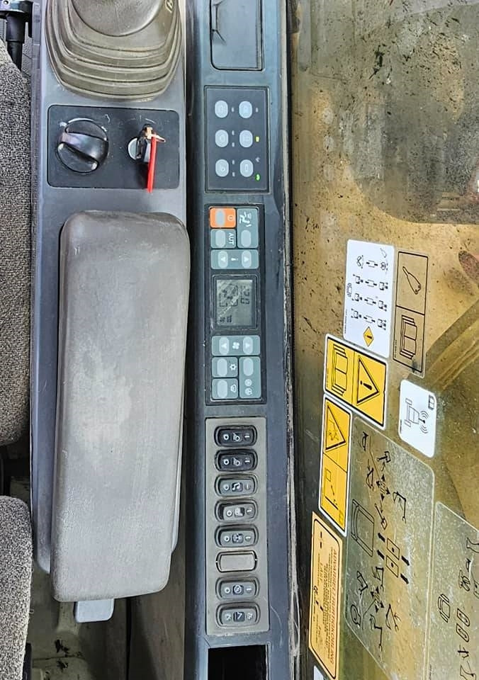 Crawler excavator CAT 330 CL: picture 41
