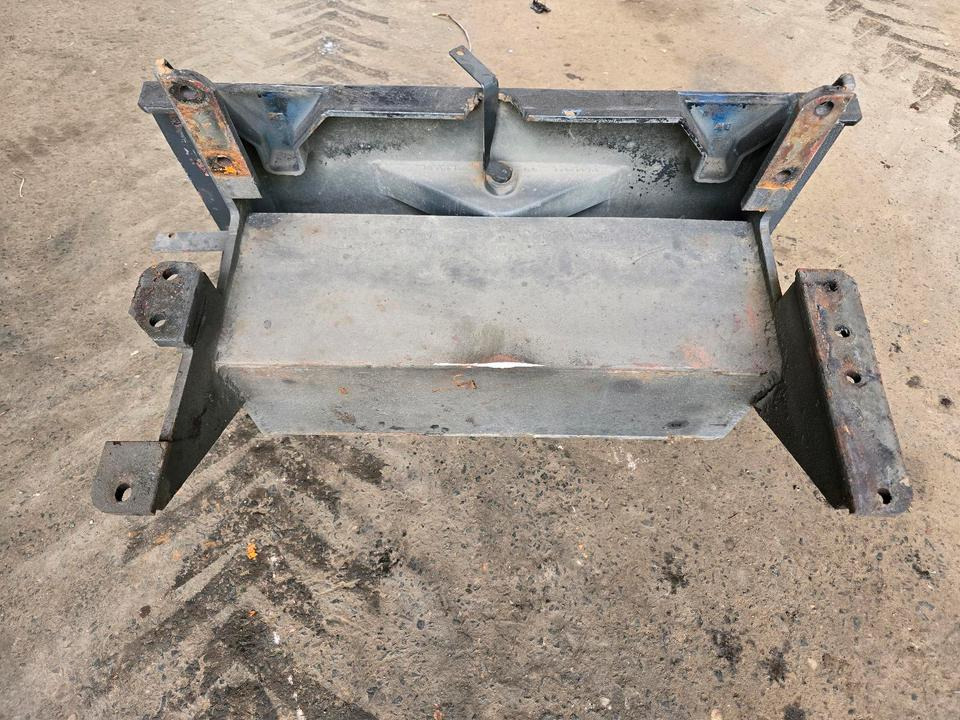 Kommunale Anbauplatte für LKW Schneeschild Schneeschieber Schmidt Epoke passend für LKW Mercedes-Benz - Attachment: picture 2 Kommunale Anbauplatte für LKW Schneeschild Schneeschieber Schmidt Epoke passend für LKW Mercedes-Benz - Attachment: picture 2