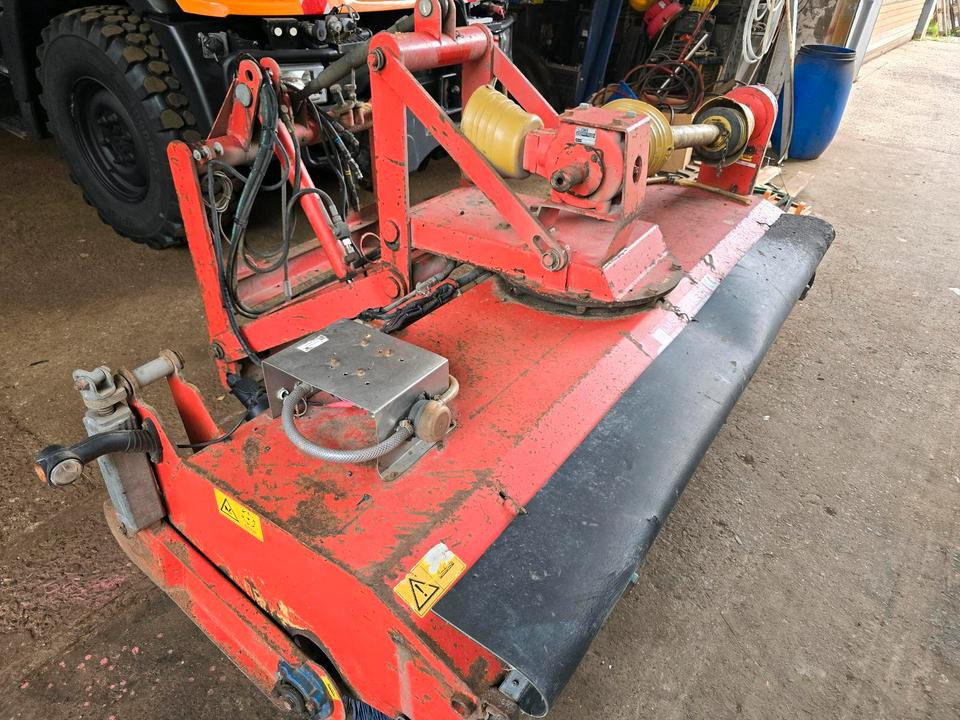 Broom Dücker FKM 210 Kehrmaschine Straßenkehrmaschine Kehrbesen für Unimog 405 424 U 300 400 500 318 423 427 429 430 530 535 527: picture 6