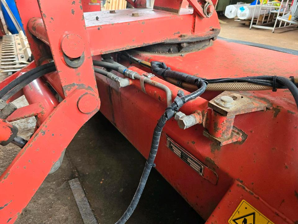 Broom Dücker FKM 210 Kehrmaschine Straßenkehrmaschine Kehrbesen für Unimog 405 424 U 300 400 500 318 423 427 429 430 530 535 527: picture 7
